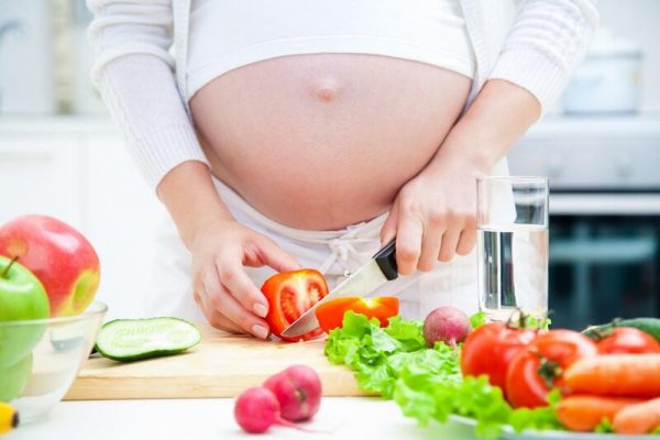 Canh dinh dưỡng cho mẹ bầu giúp con thông minh khỏe mạnh
