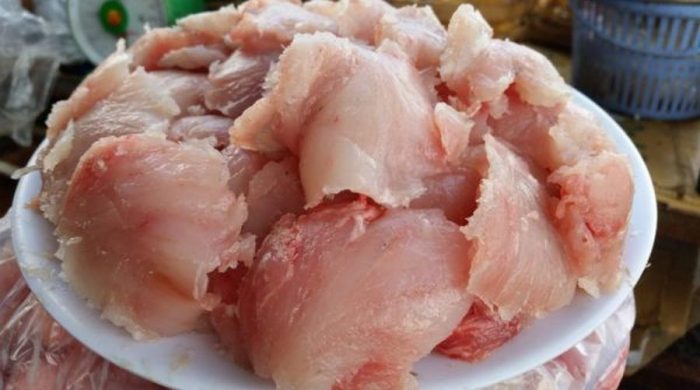 Bạn cần chú ý sơ chế thịt cá trước khi chế biến món này.