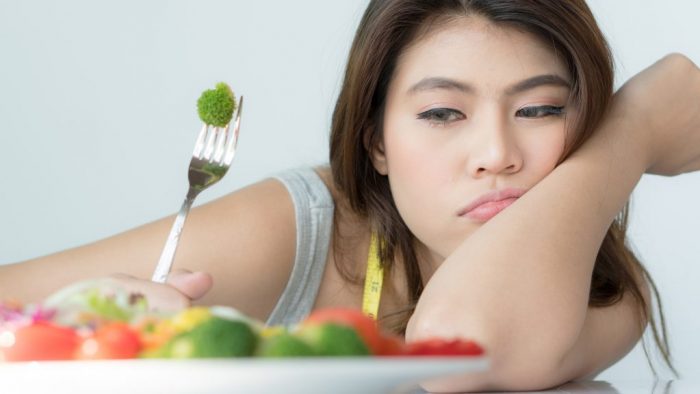 Nhịn ăn để chữa bệnh liệu có phải là suy nghĩ đúng đắn? 